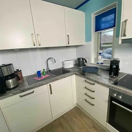 Holiday home Charmantes Luett Eckhus Zingst